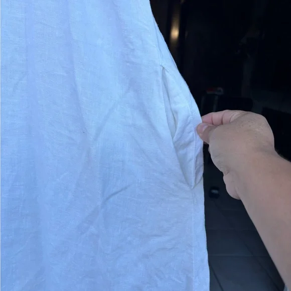 Sleeveless White High-Low Linen Dress - Picture 5 of 9